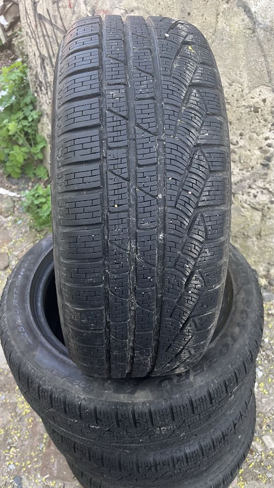 Шини зима Pirelli Sottozero 225/50/17