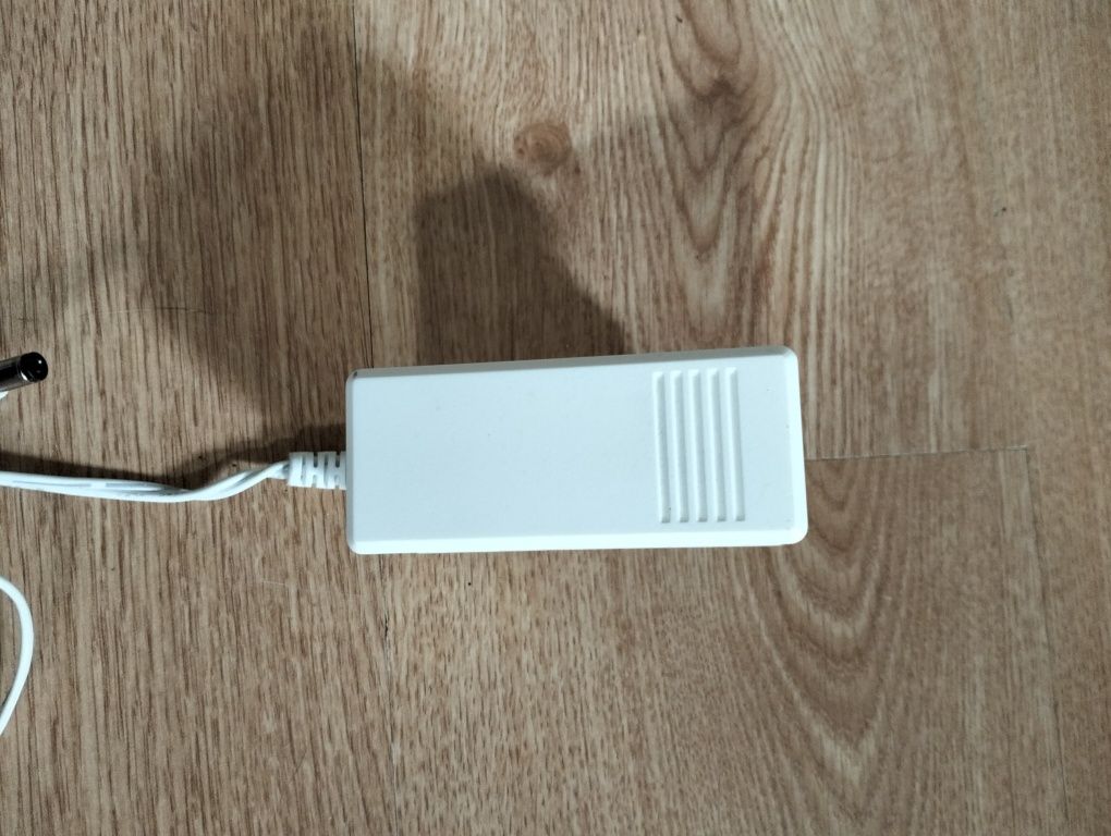 Sprzedam zasilacz do Wi-Fi Vectra