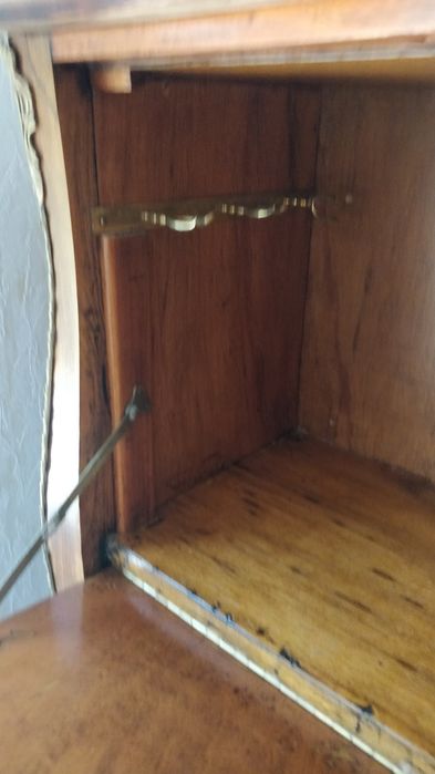 Conjunto de duas peças:  Cómoda e bar Luís XV