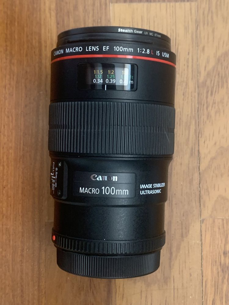 Objetiva Canon EF 100mm f/2.8L Macro IS USM