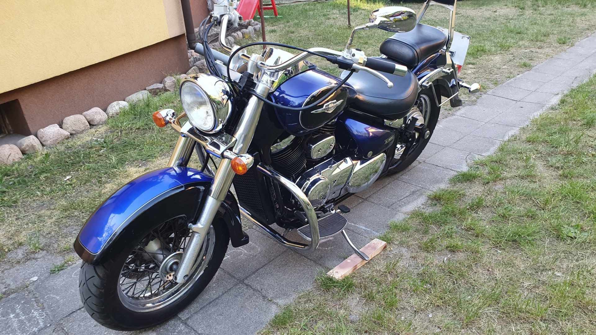 Suzuki Intruder c800