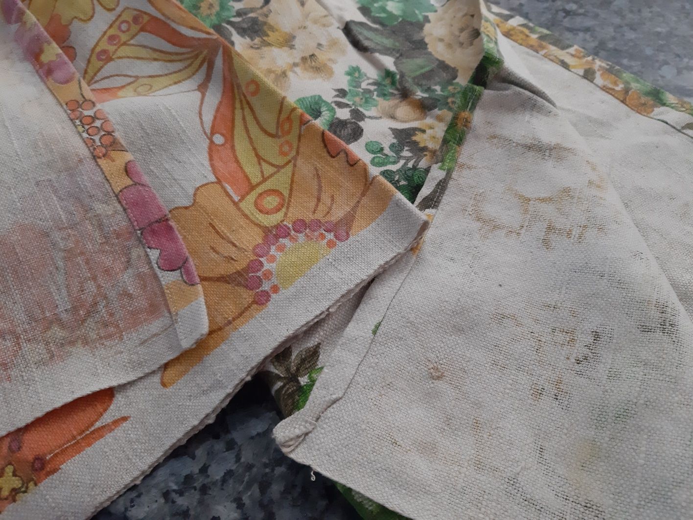 Płótno PRL tkanina kolekcja vintage boho stara strych kupon kwiaty