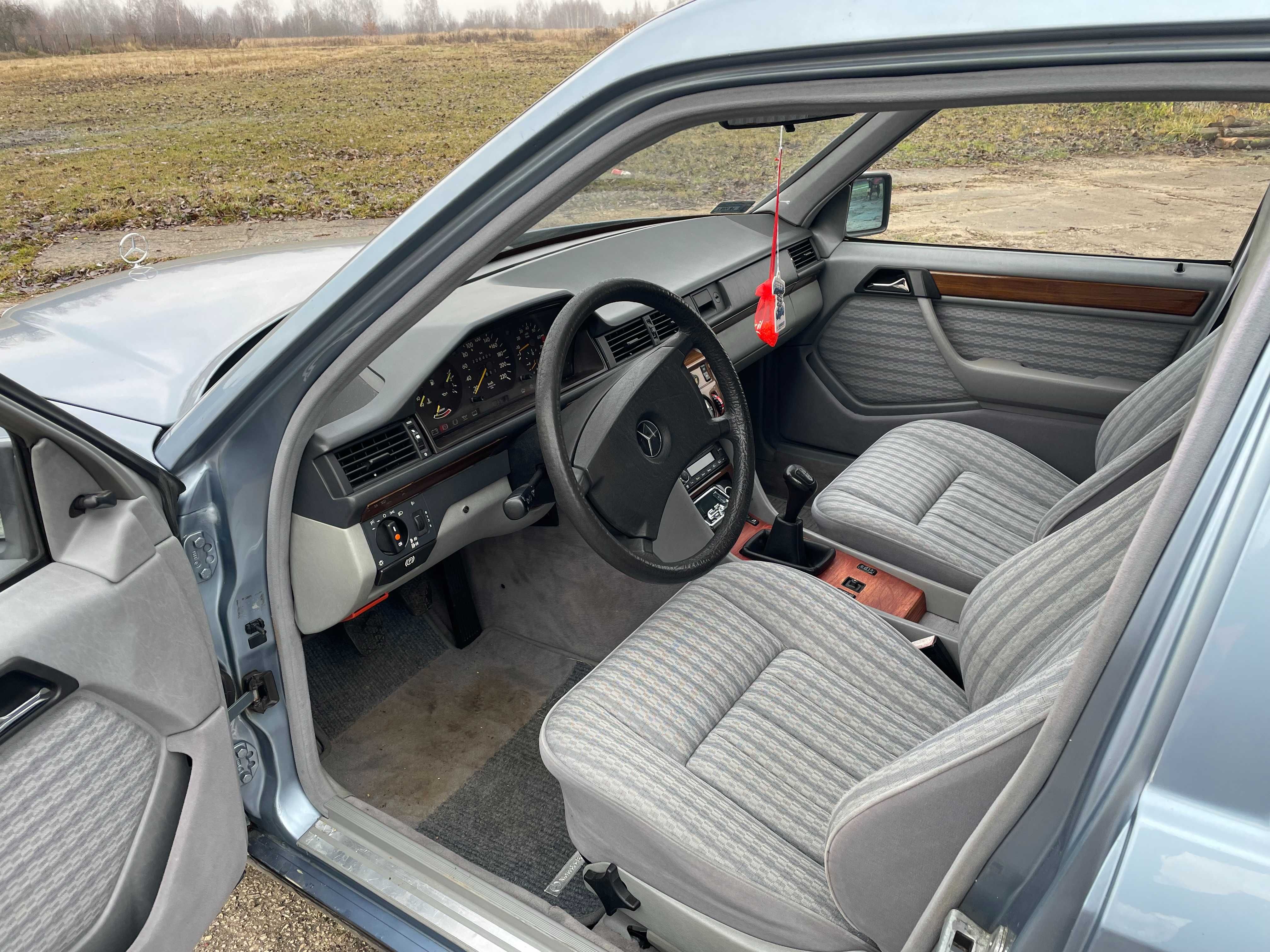Mercedes W 124 Kombi 90r. 2,3b. Klima