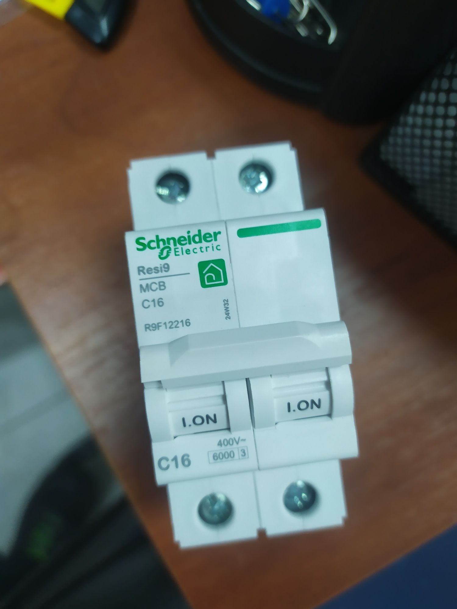 ОПТ Автомат. вимикачі Hager, Schneider, диф.реле, УЗО. ОПТ ціни