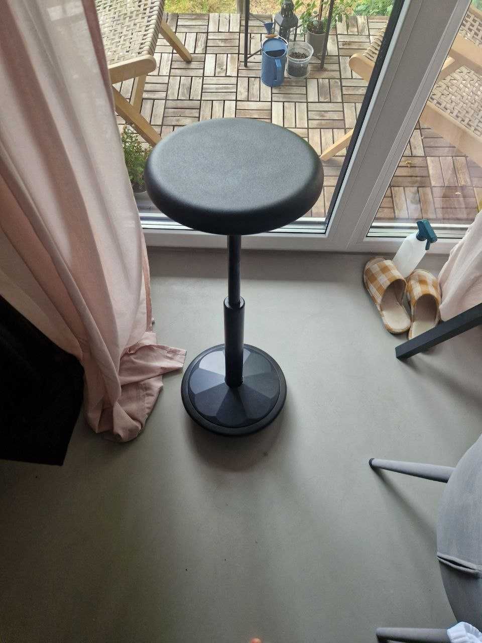 Stołek balansujący ergonomiczny