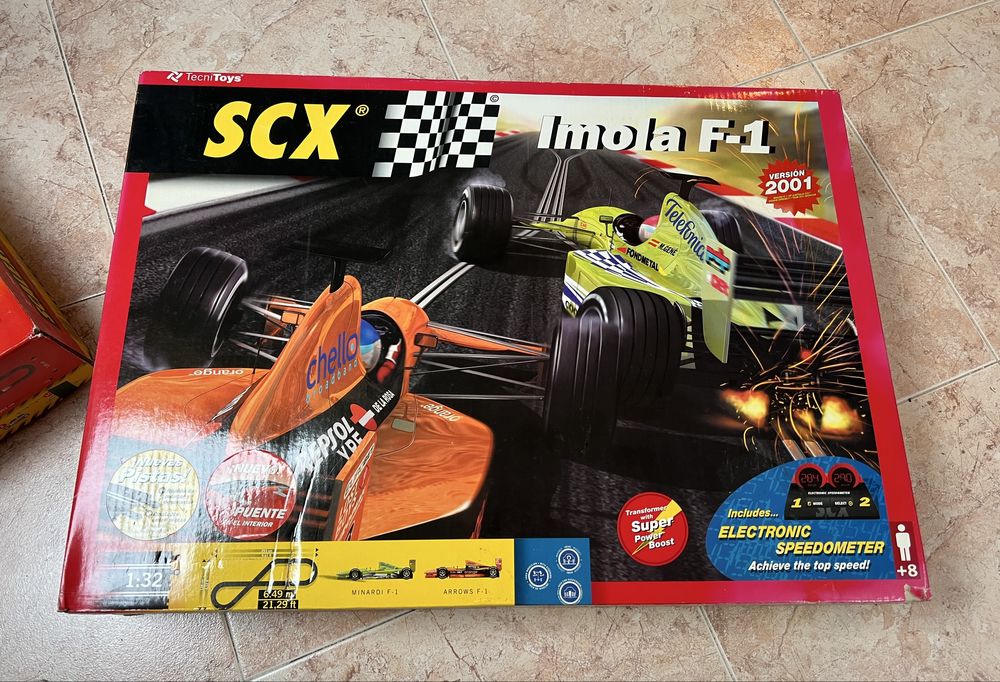 Pista de carros Scalextric F1 e Montecarlo