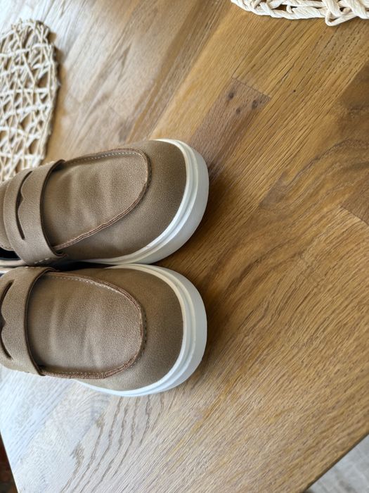 Mokasyna dla chłopca 34 Reserved