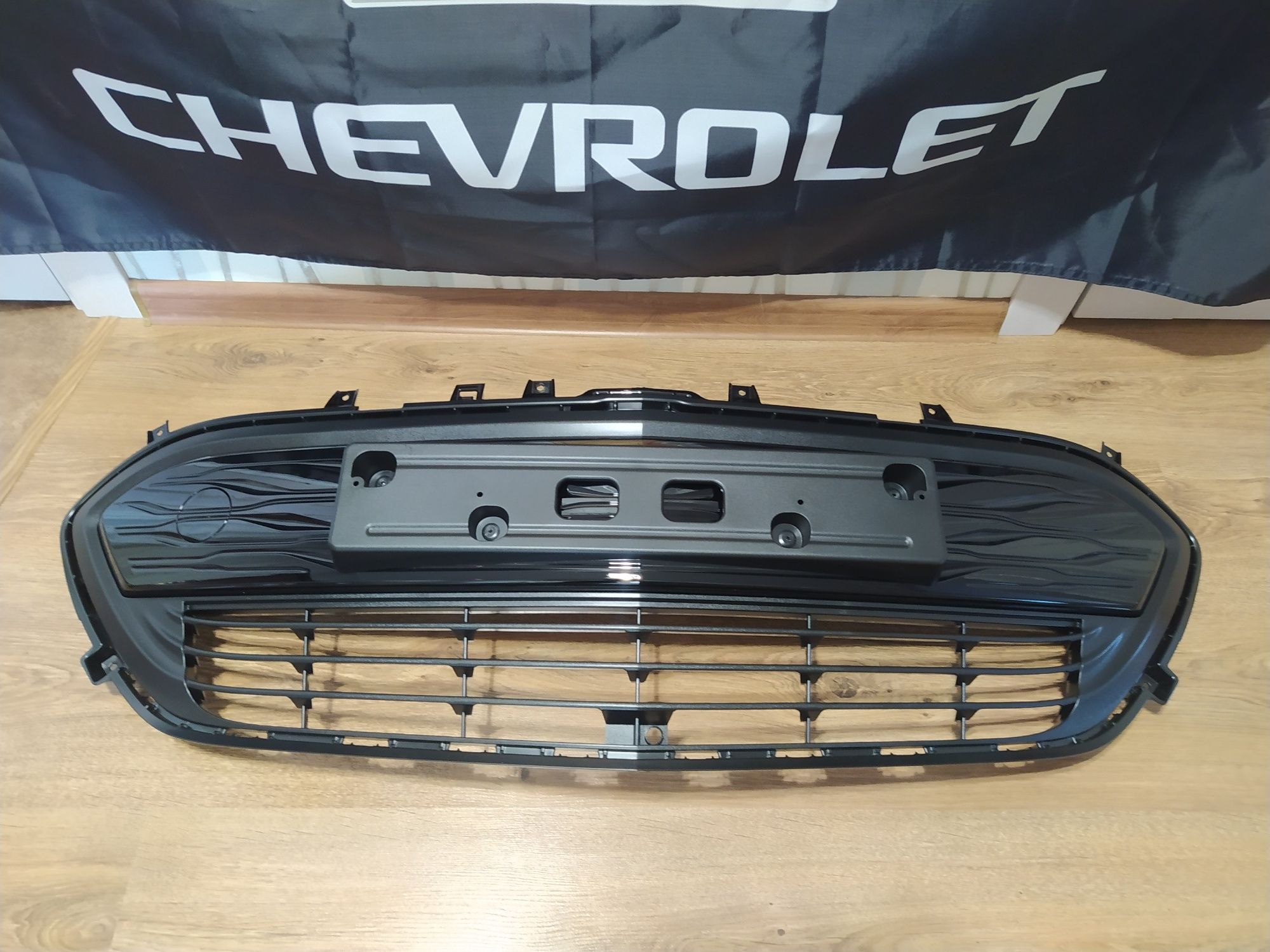 Chevy Bolt EV 17-21 решітка радіатора нижня гриль в НАЯВНОСТІ подіум