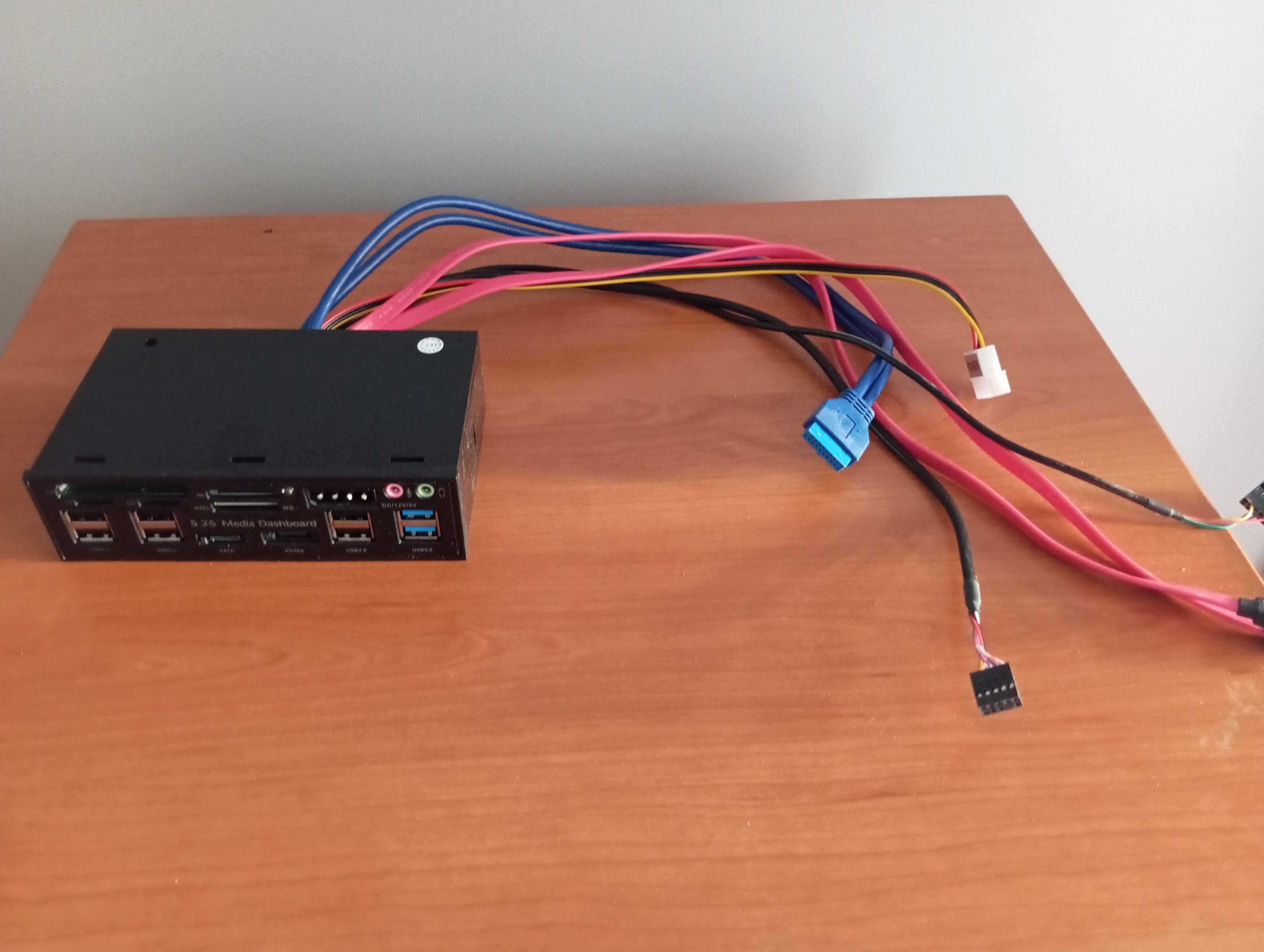 HUB 5.25" panel przedni USB 3.0/2.0 AUDIO, e-SATA, M2/TF/SD/MMC/MS/CF