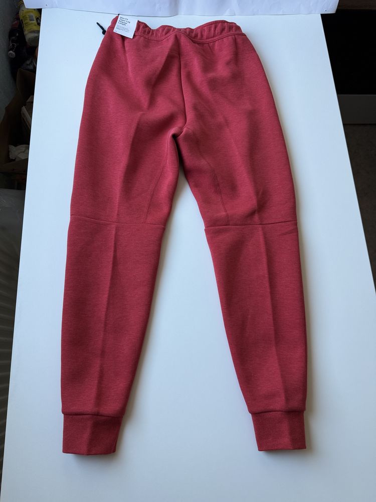 Nike Tech Fleece University Red Heather/Black rozm. S drill black