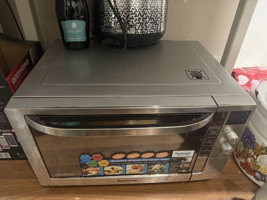 Продам мікрохвильову піч Panasonic NN-CS596
