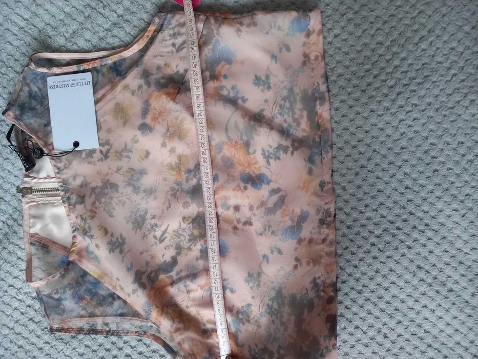 Святковий жіночий  костюм