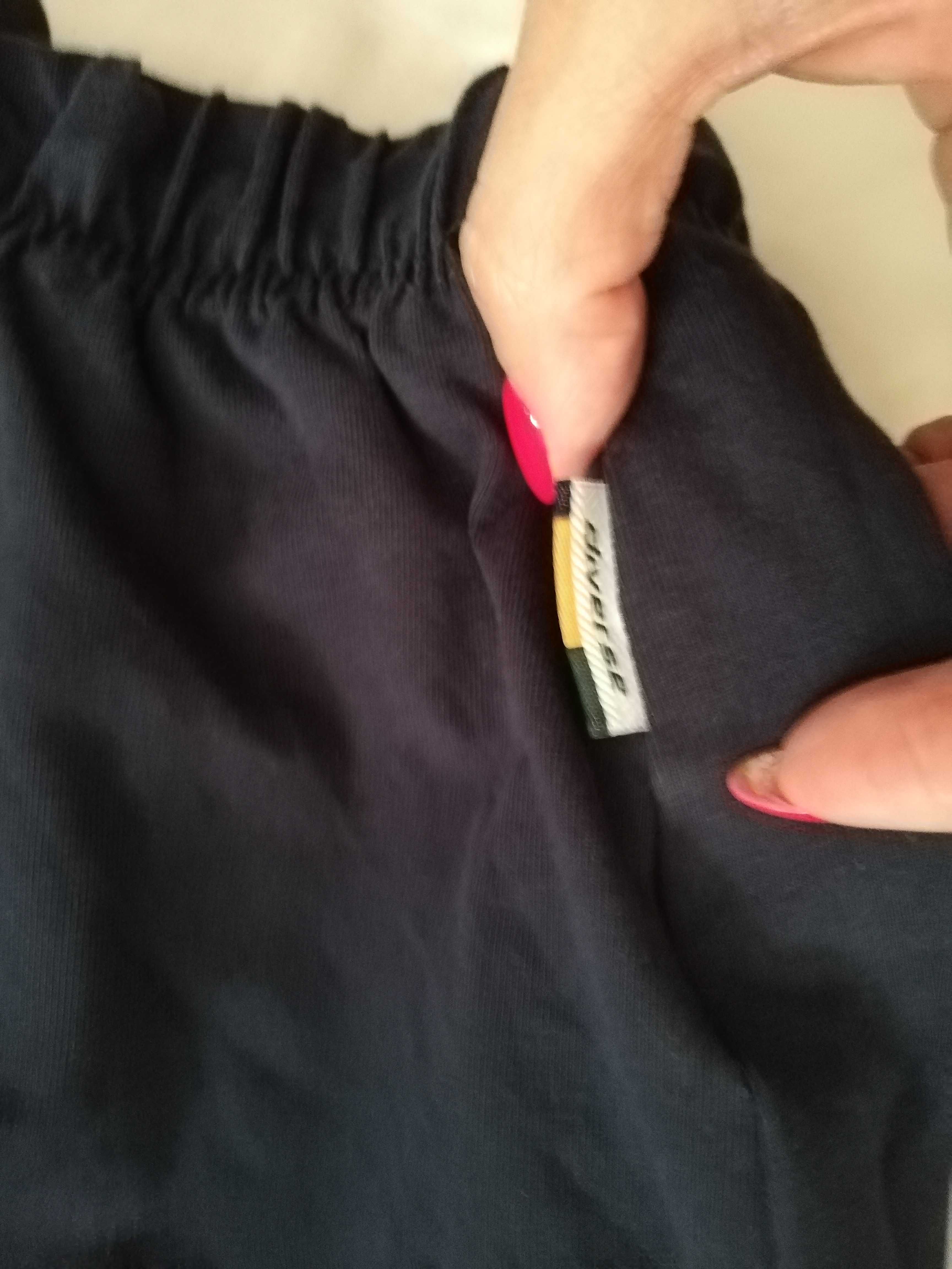 bluzka DIVERSE xs s oversize granat litera V cekiny