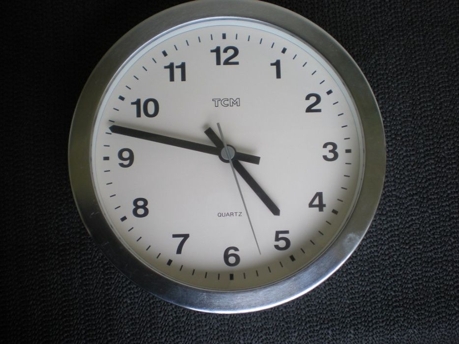 Ładny duży zegar Niemiecki TCM w CHROMOWANEJ metalowej oprawie
