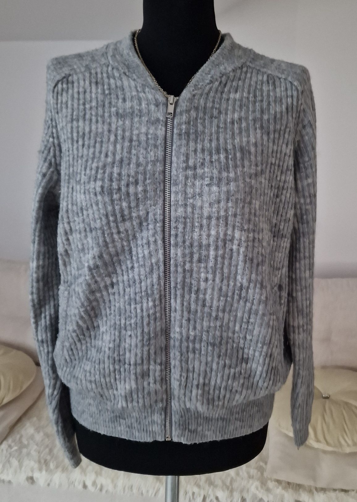 Sweterek kardiganek,szary" H&M".
