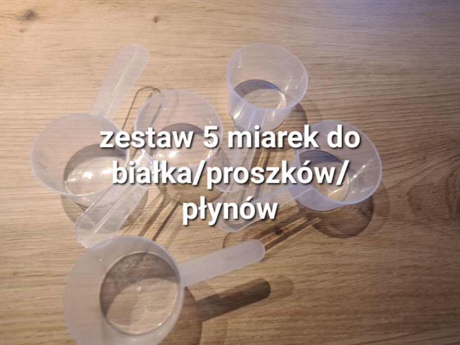 Zestaw pięciu miarek do białka, innych proszków lub płynów