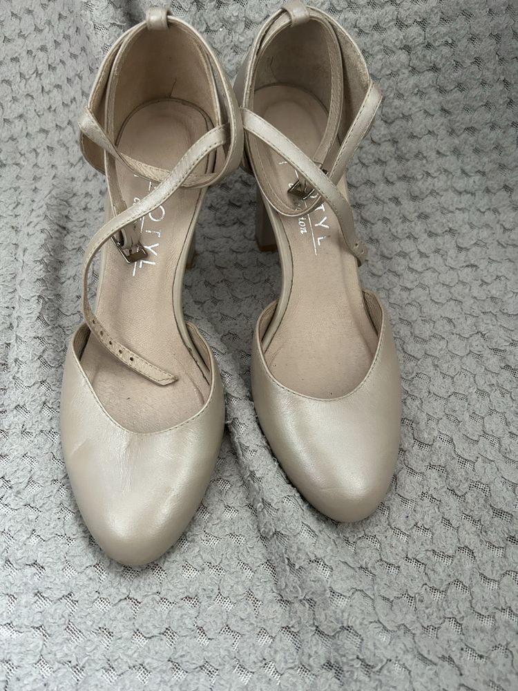 Buty ślubne Kotyl 35 perłowe skóra naturalna licowa