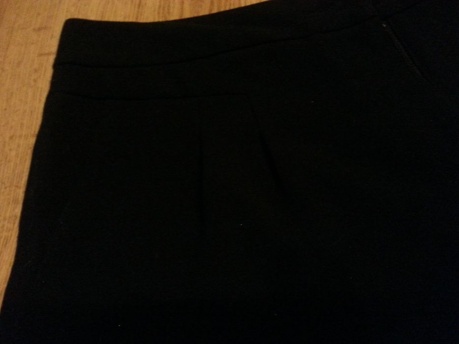 czarne eleganckie spodenki