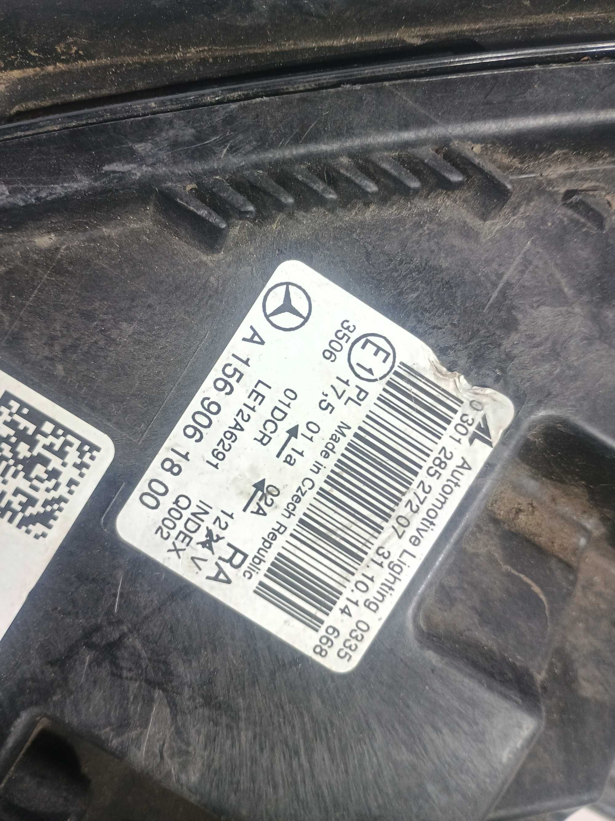 Mercedes GLA W156 lampa prawy przód