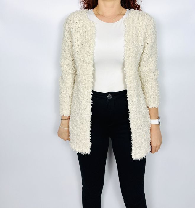 Kremowa narzutka sweterkowa XS 34