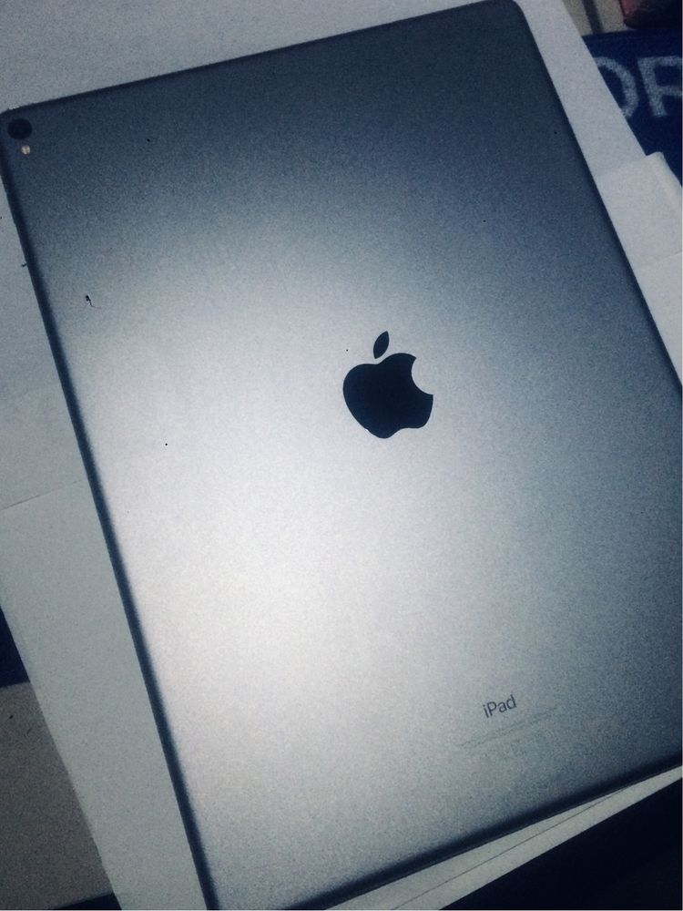 Apple iPad Pro 64GB 12.9” 2nd Generation