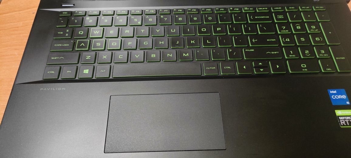 HP Pavilion 17 cali piękny jak że sklepu. Pilne 2200 do niedzieli .