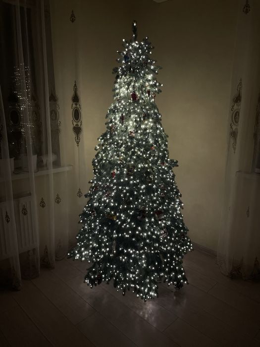 Штучна блакитна ялинка 220 см