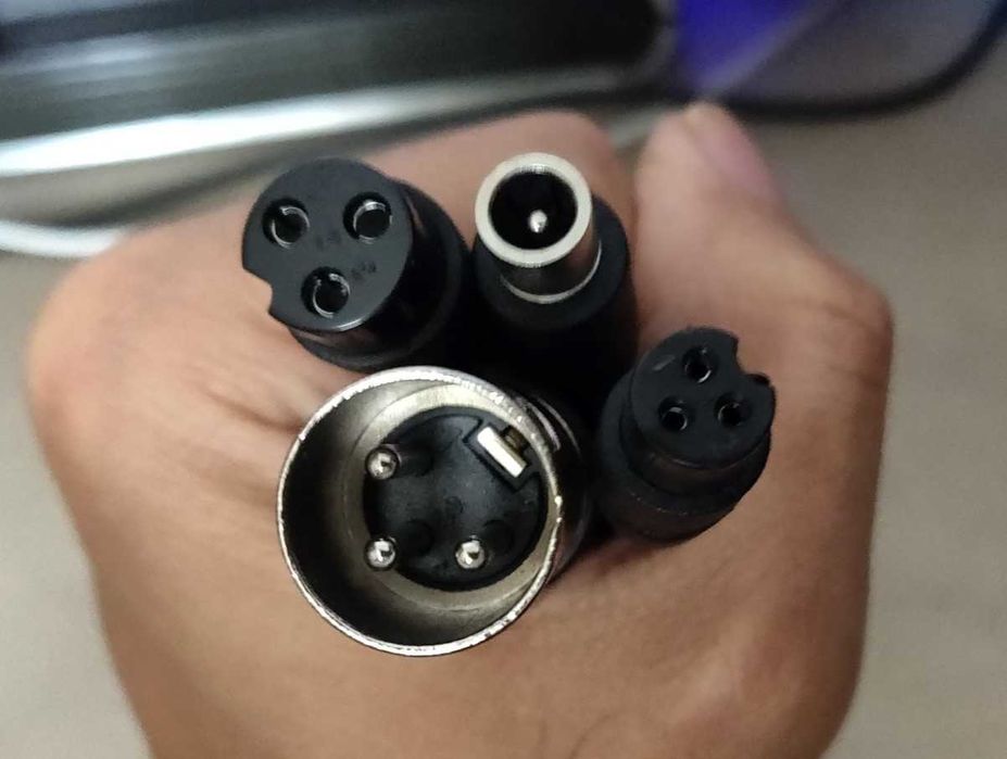 Carregador Baterias Trotinete (conector 5.5 e 8 mm)