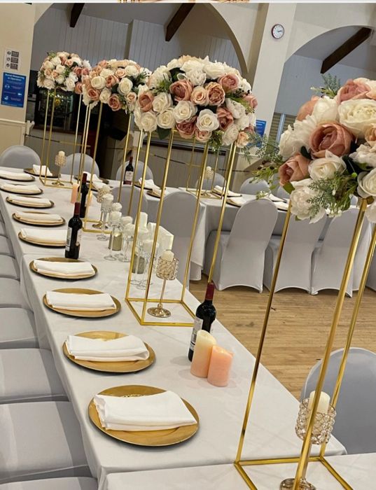 Centro de mesa com arranjos