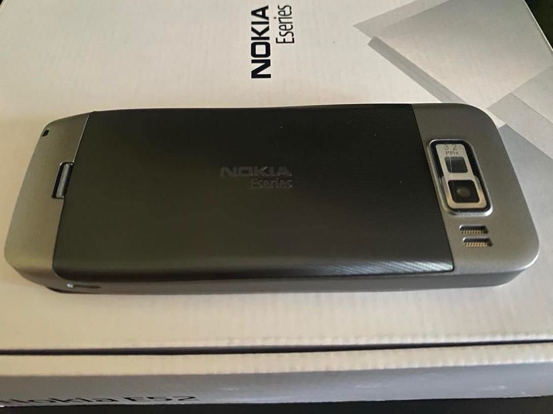 Nokia E52 - pełny zestaw