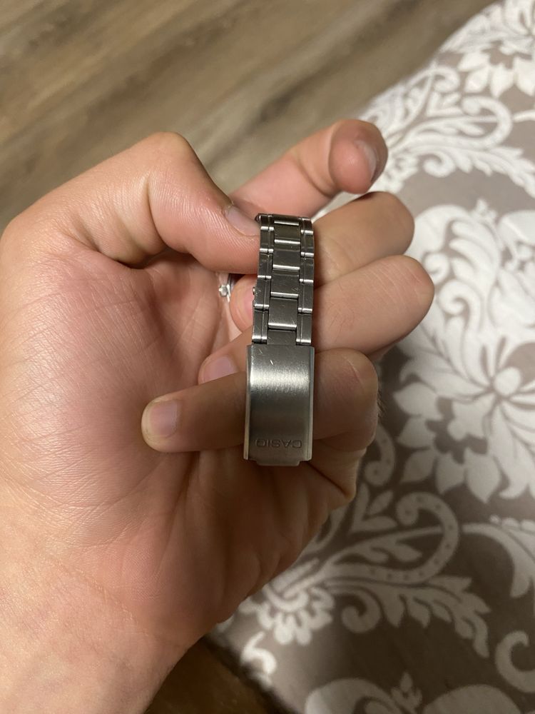 продам годинник casio ltp v005 d 4b2