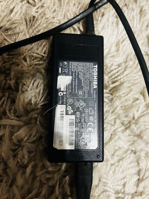 Toshiba 19v блок живлення, зарядка для ноутбука