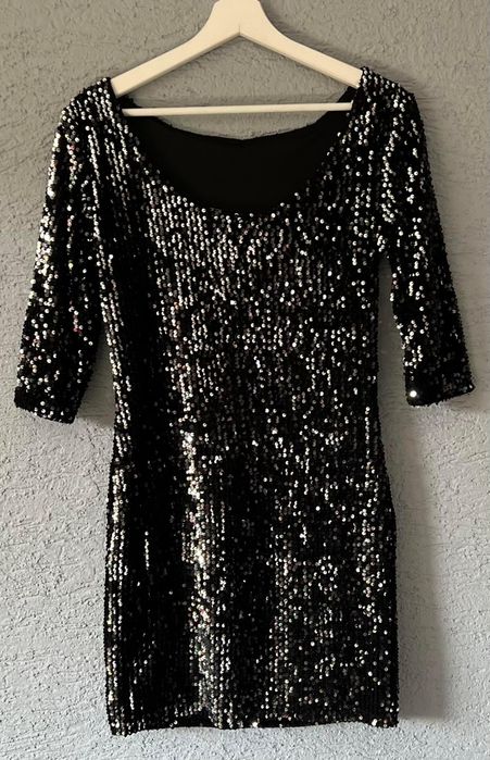 Czarna sukienka z cekinami Esmara by Heidi Klum