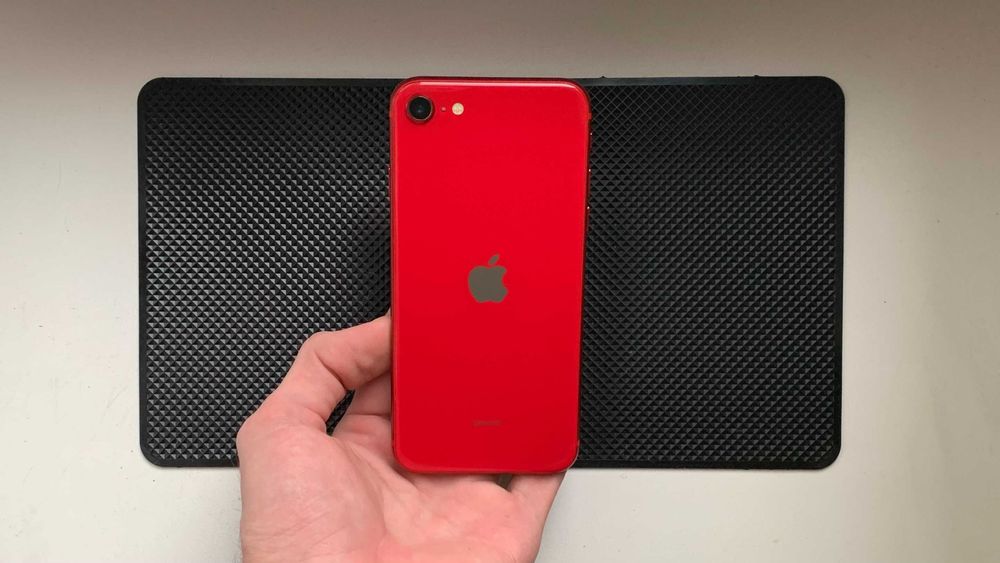 Почти новый iPhone SE 2022 - 64 гб - 86% АКБ - NEVERLOCK - RED