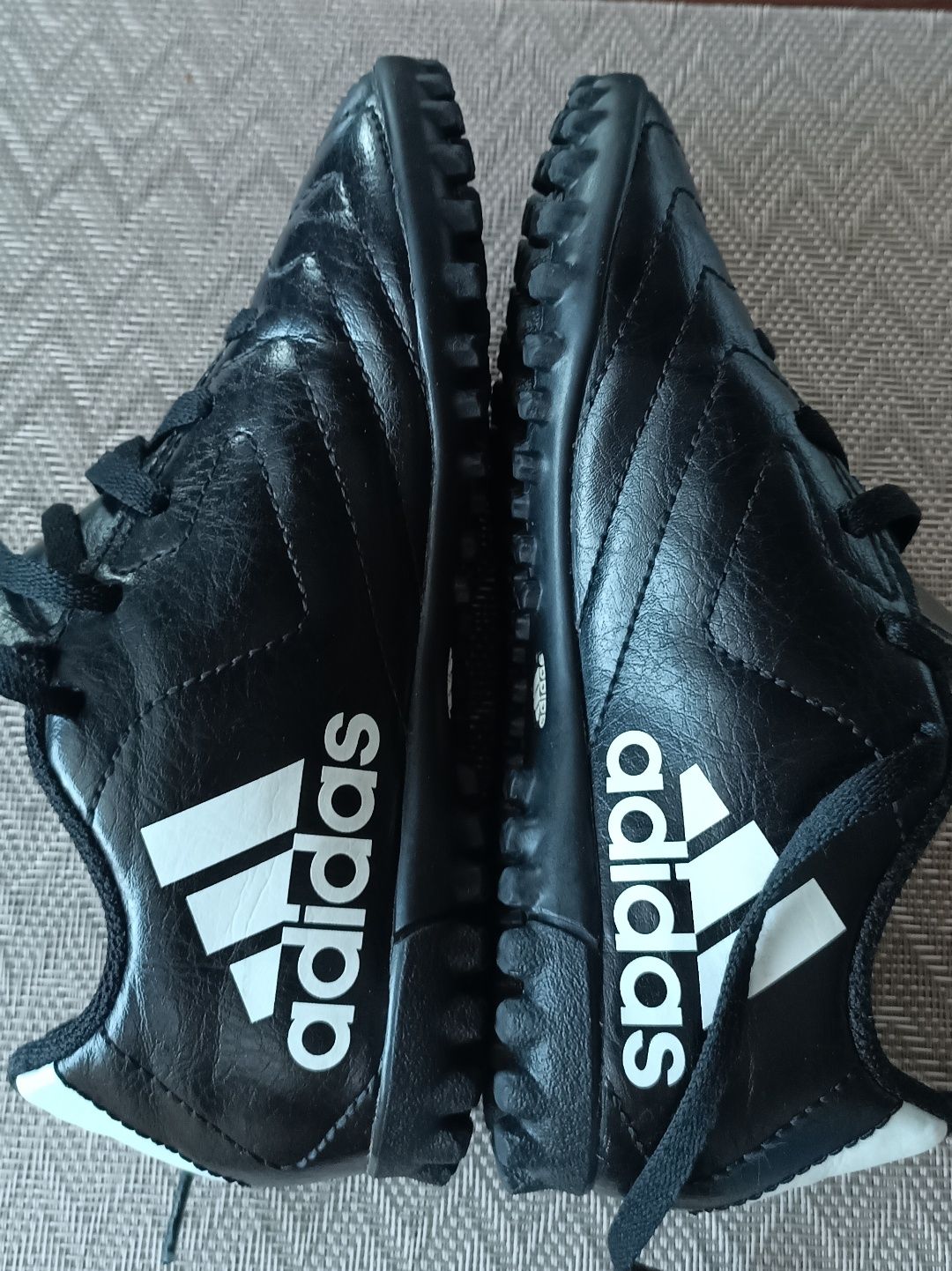 Buty piłkarskie Adidas rozmiar 30