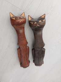 Gatos de madeira