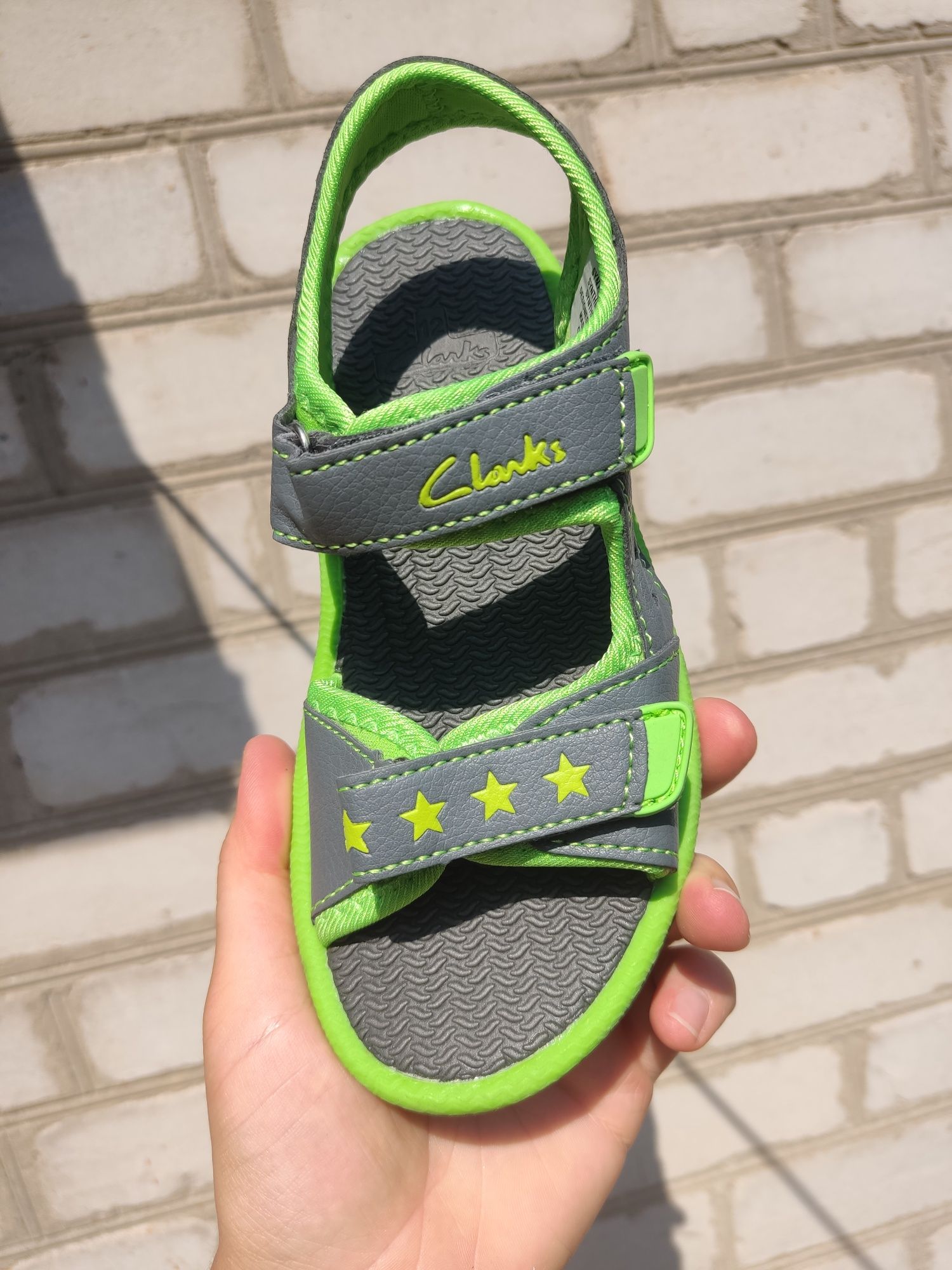 Стильные легкие босоножки Clarks, 29