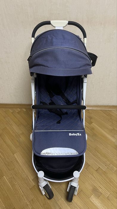 Коляска прогулянкова дуже зручна і легка в гарному стані BabyZZ