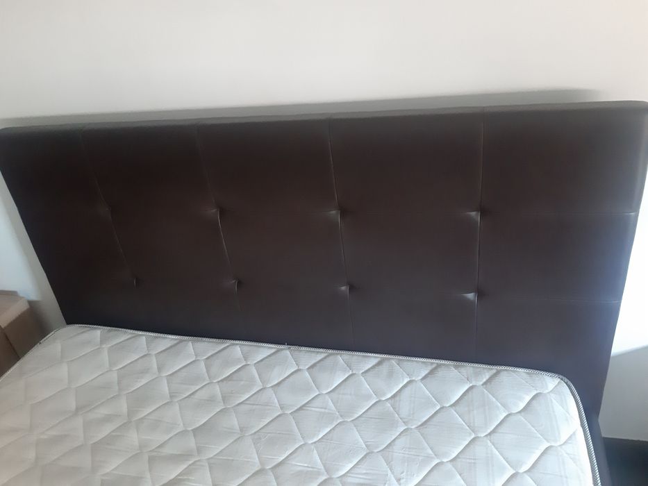Cama de casal e colchão