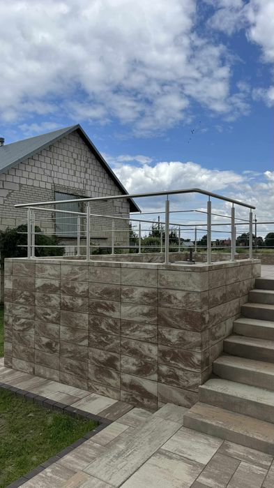 Balustrady nierdzewne podjazdy dla osób niepełnosprawnych