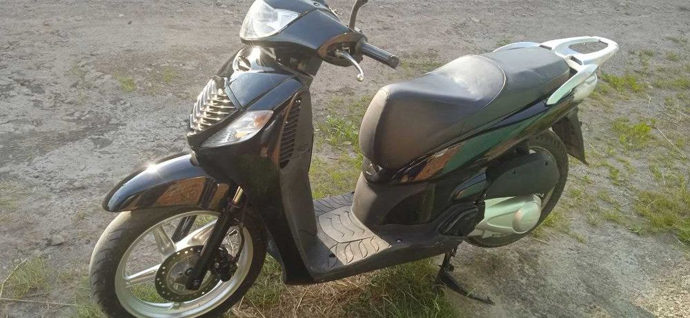 HONDA SH black edition