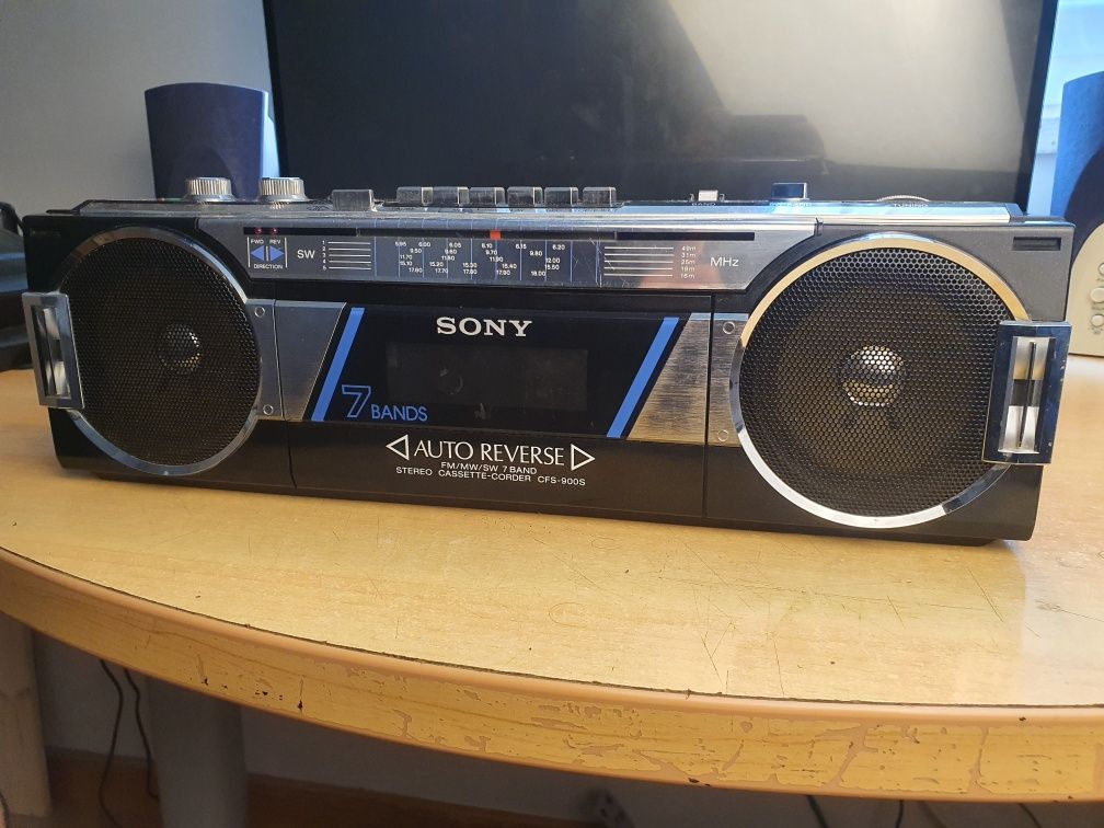 Sony CFS-900S Radio e Leitor de Cassetes Boombox