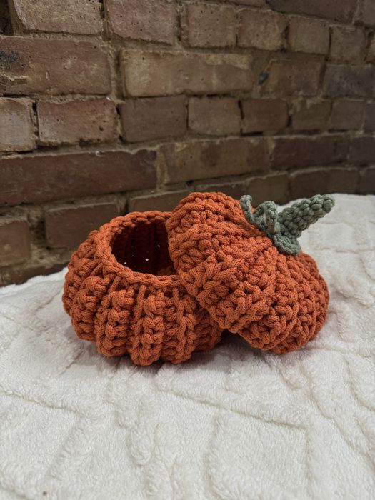 Koszyk na szydelku Dynia