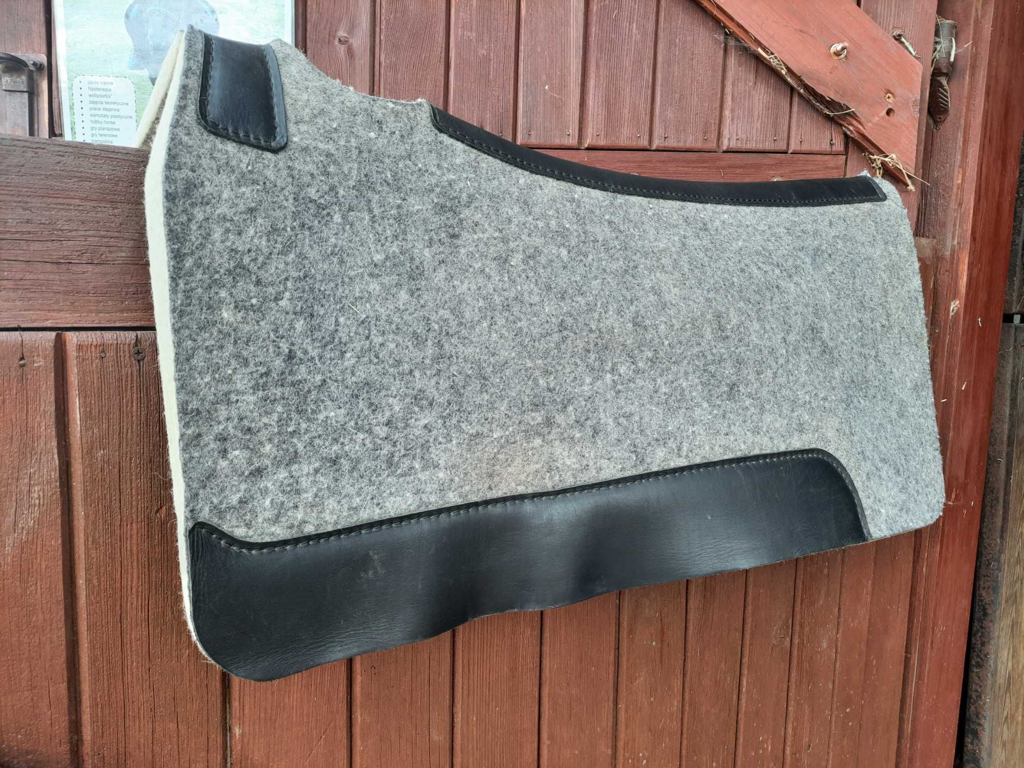 Pad Western filcowy profilowany
