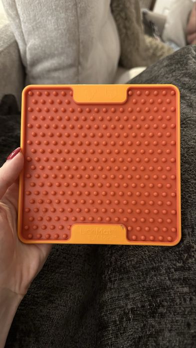 Лизальний килимок антистрес для маленьких собак LickiMat Mini Tuff