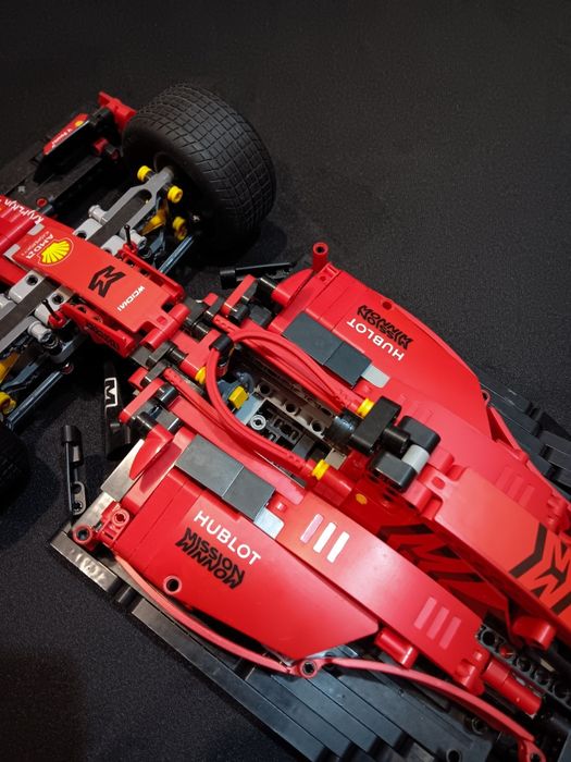 Ferrari F1 SF90 Sebastian Vettel e Leclerc