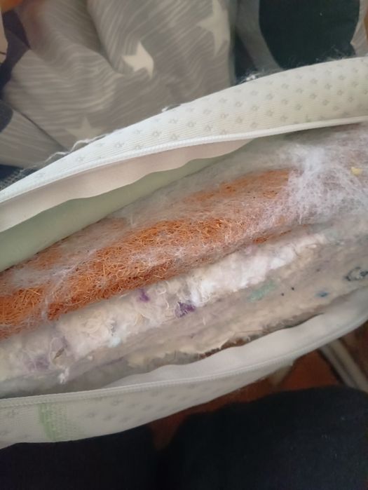 Дитяча ліжко з маятником.