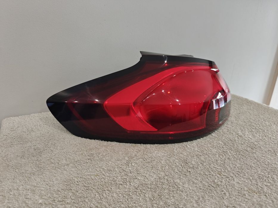 Opel Zafira C lampa lewy tył