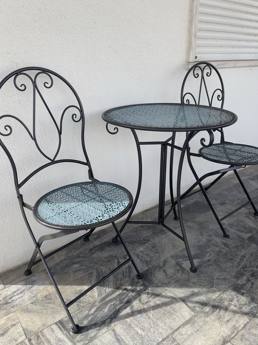 Conjunto mesa com cadeiras em ferro para terraco