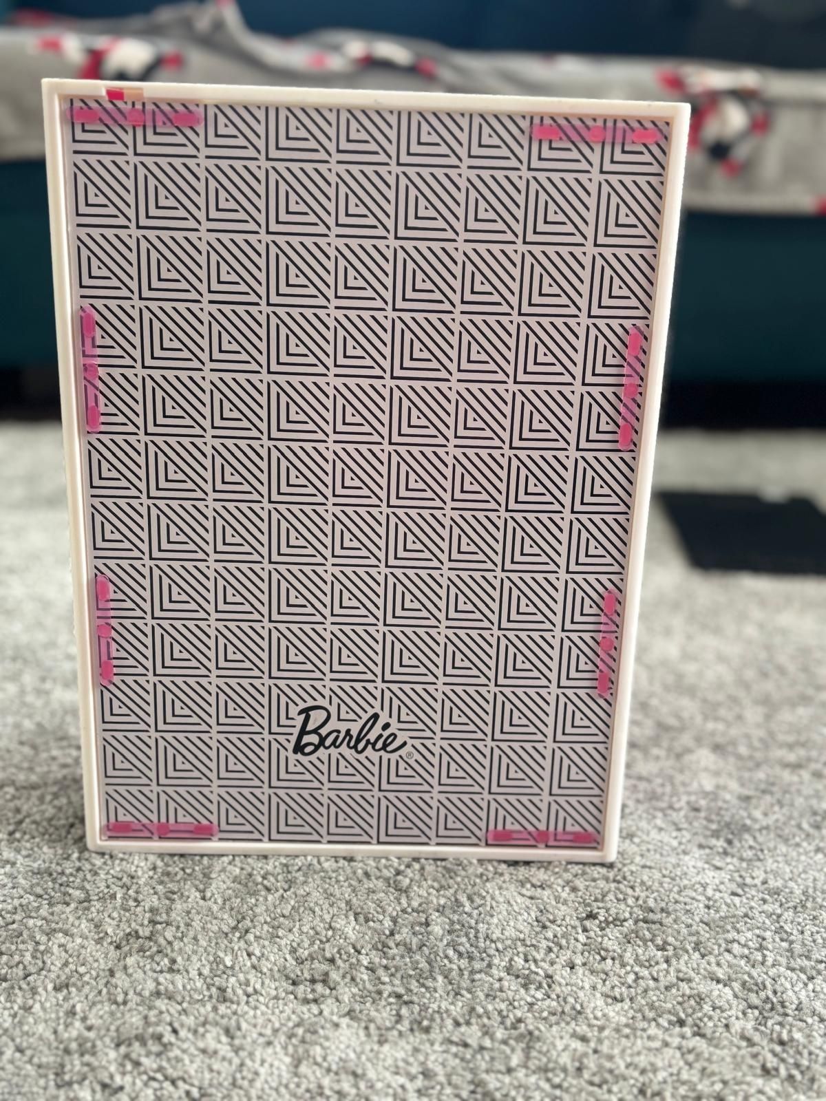 Barbie Szafa garderoba z wieszakami na ubranka dla lalki